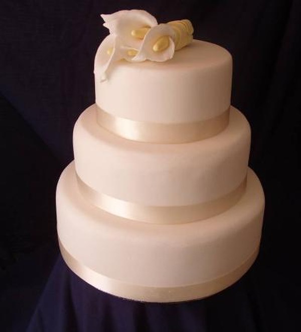 Okrągłe torty weselne - zdjęcie