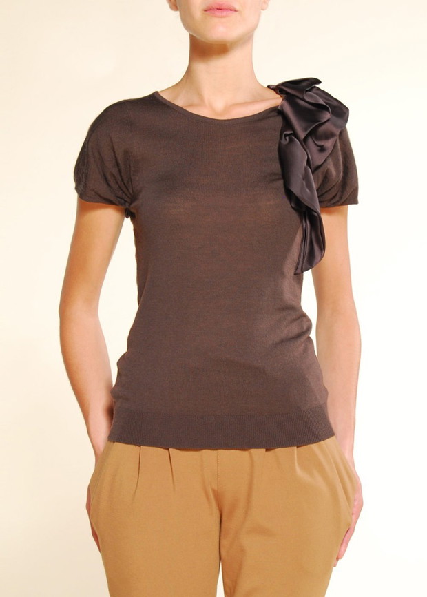 brązowy sweter Mango z kokardą - jesień-zima 2010/2011
