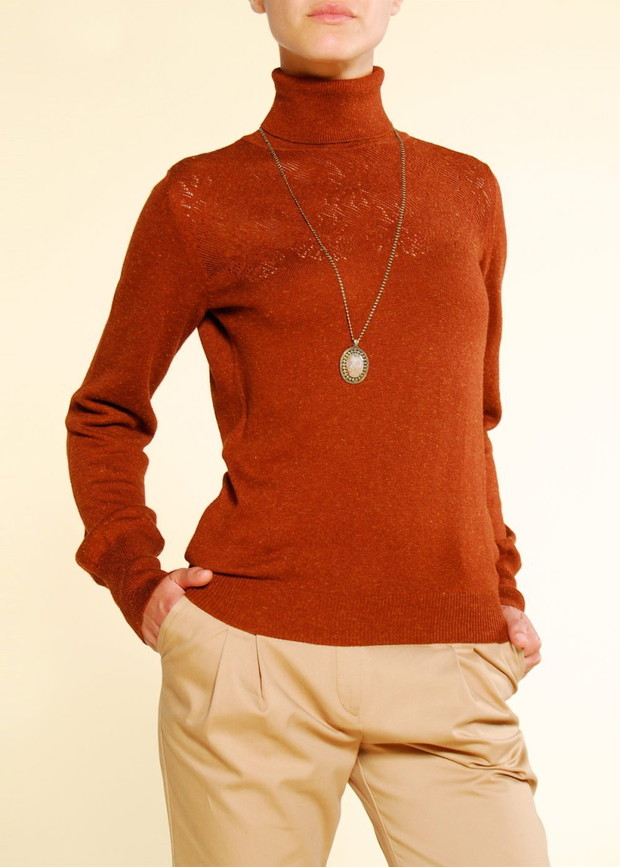 czerwony sweter Mango z golfem - jesień-zima 2010/2011