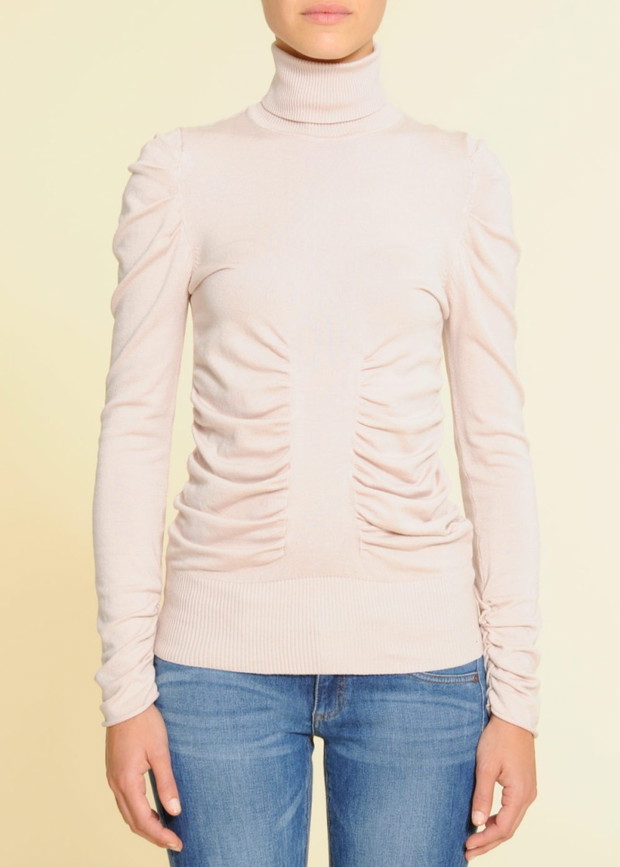 różowy sweter Mango z golfem - jesień-zima 2010/2011