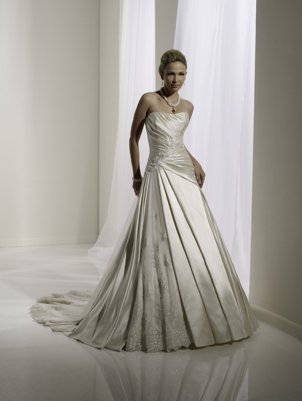 Suknie ślubne Sophia Tolli 2011 - zdjęcie
