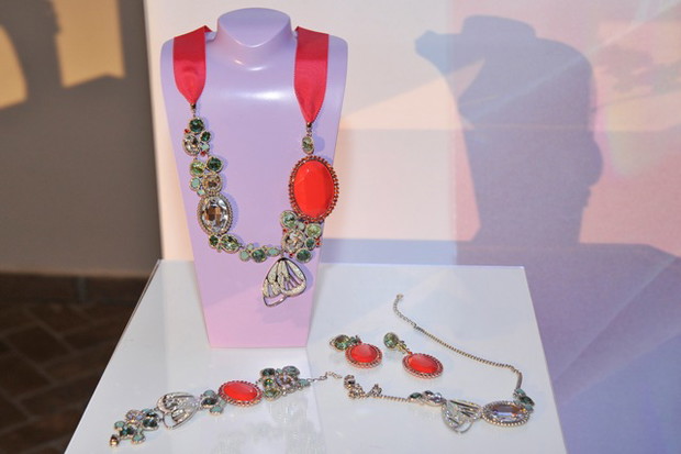 Swarovski wiosna/lato 2011 - zdjęcie