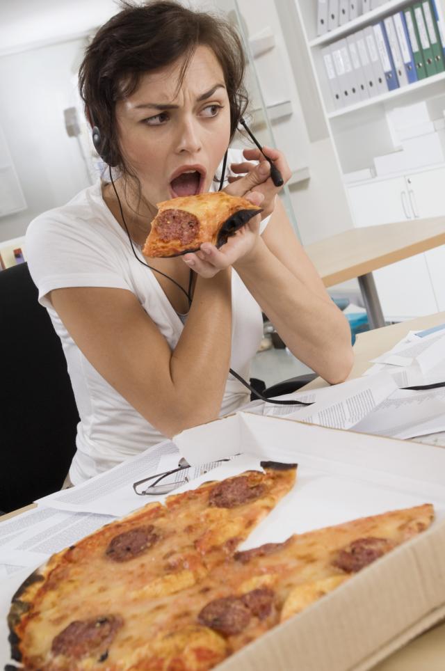 kobieta, jedzenie, pizza, praca