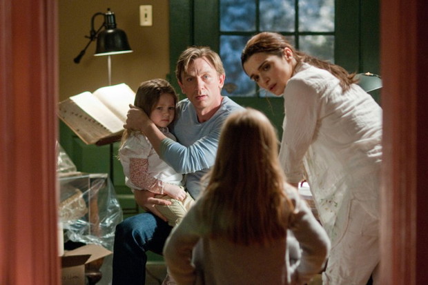 Daniel Craig, Rachel Weisz, Taylor Geare, Claire Geare - Dom snów