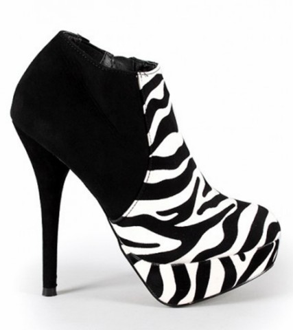 botki Stylowe buty w zebrę - jesień/zima 2011/2012