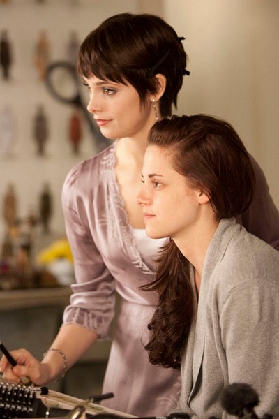Kristen Stewart, Ashley Greene - Zmierzch: Przed świtem, część 1
