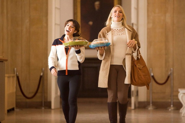 Sarah Shahi, Busy Philipps - Jak ona to robi?
