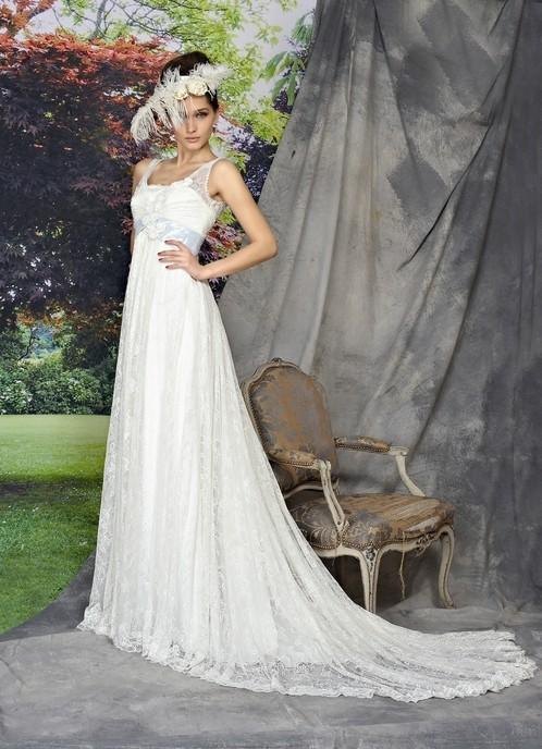 biała suknia ślubna Manu Garcia koronkowa - moda 2012