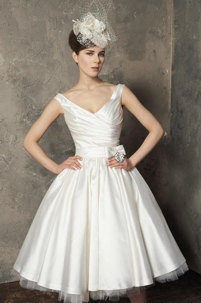 biały suknia ślubna Higar Novias krótka - trendy 2012