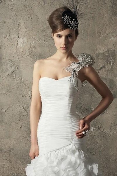 biały suknia ślubna Higar Novias syrenka - trendy 2012