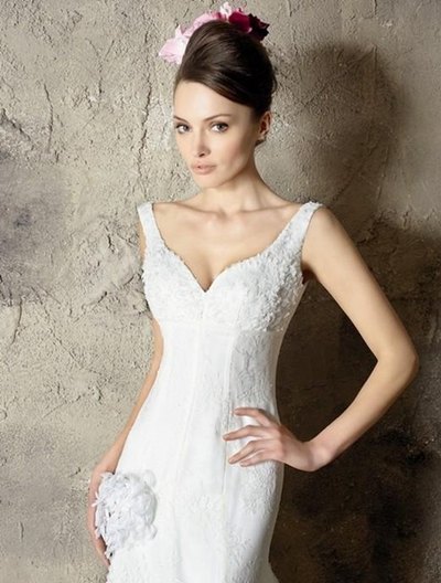 biały suknia ślubna Higar Novias z dekoltem w kształcie serca - trendy 2012