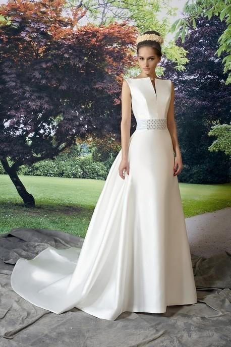 ecru suknia ślubna Manu Garcia z pasem, linia A - moda 2012
