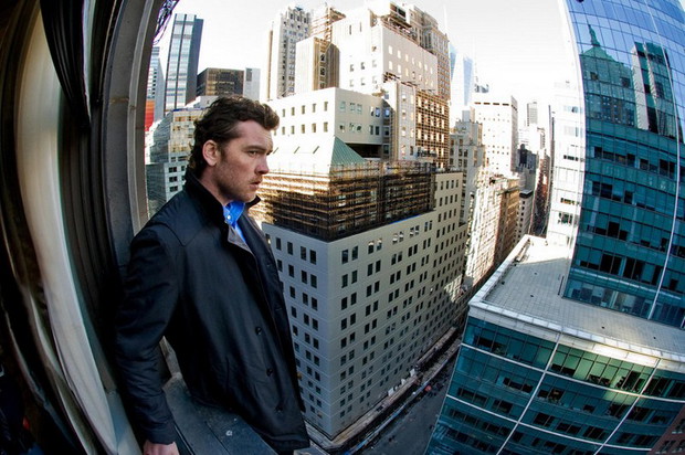 Sam Worthington - Człowiek na krawędzi