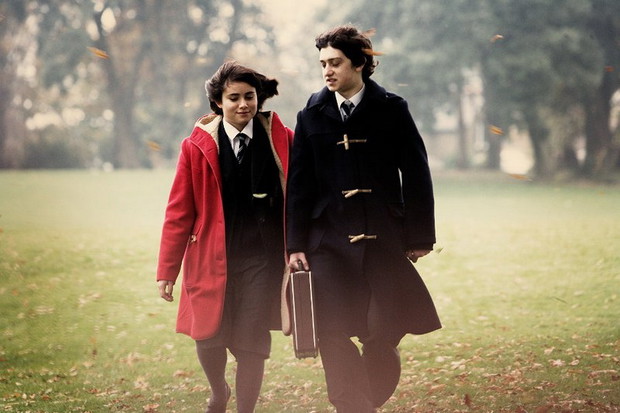 Yasmin Paige, Craig Roberts - Moja łódź podwodna