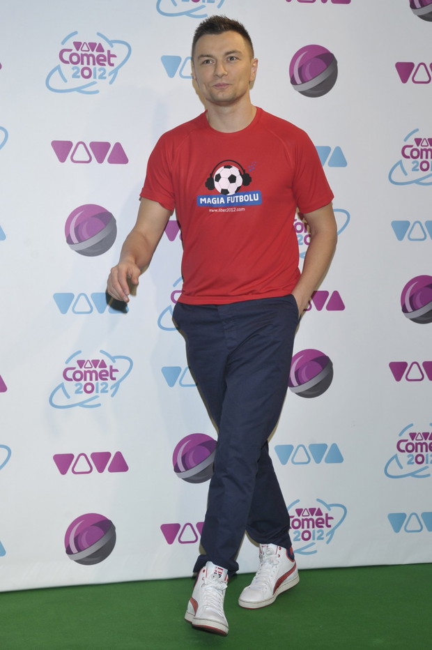 - Viva Comet 2012