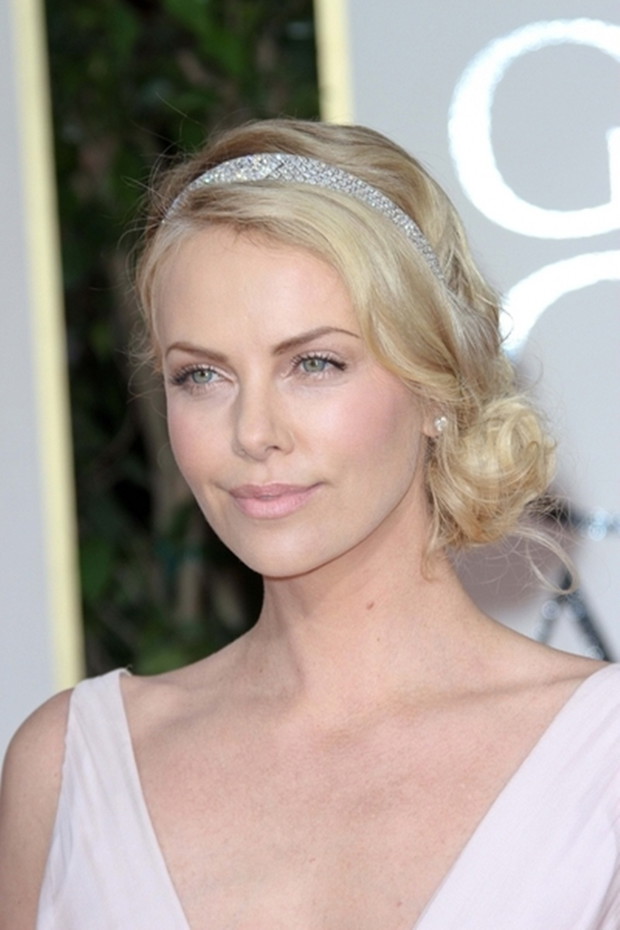 Charlize Theron, upięcie z boku, Charlize Theron
