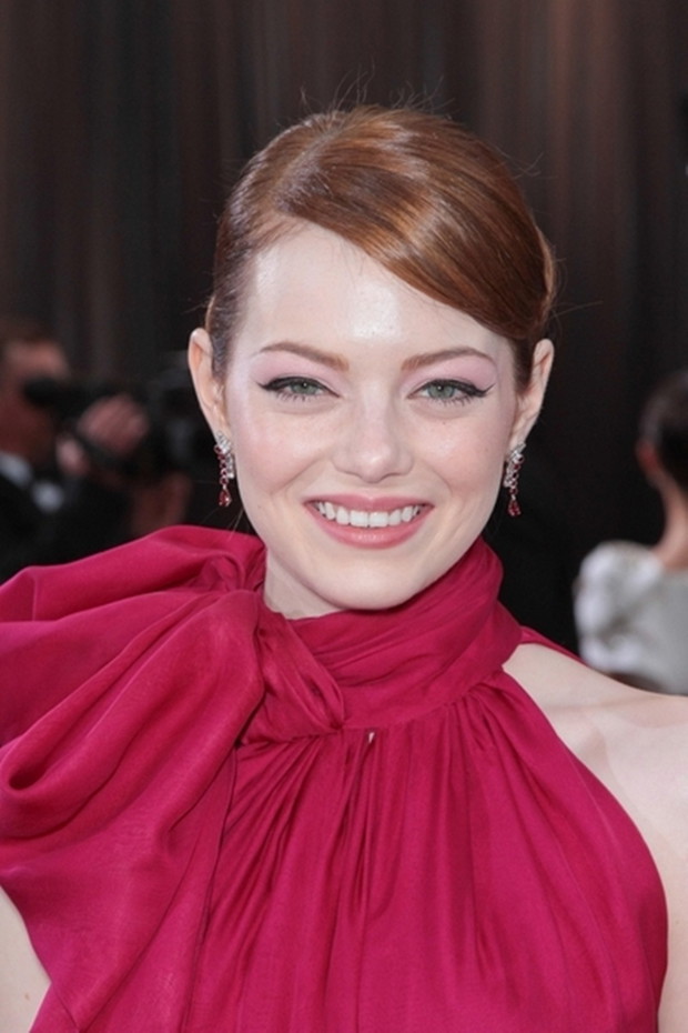 Emma Stone, gładko zaczesane włosy