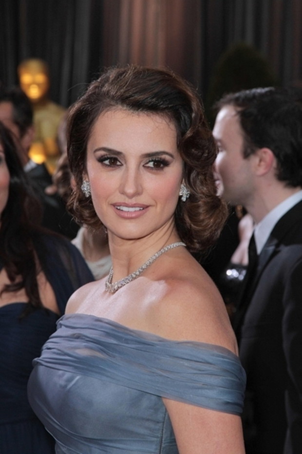 Penelope Cruz, fryzura retro