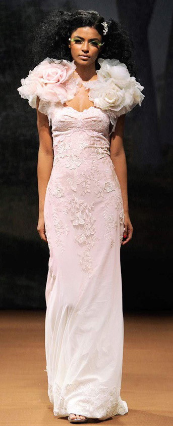jasnoróżowa suknia ślubna Claire Pettibone ombre