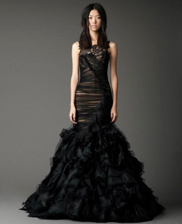 zjawiskowa czarna suknia ślubna Vera Wang moda 2012/13