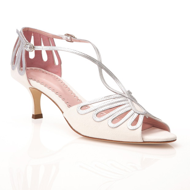 srebrne buty ślubne Emmy Shoes na niskim obcasie