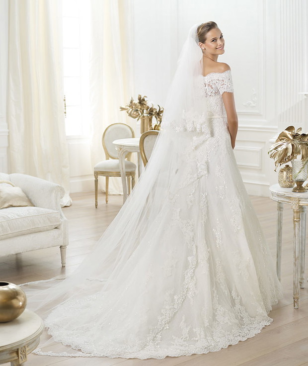 suknia ślubna Pronovias koronkowa