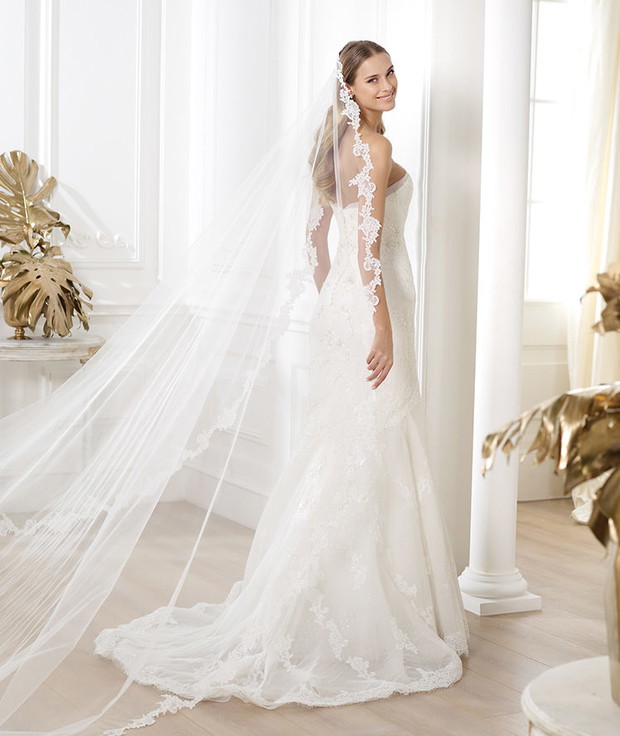 suknia ślubna Pronovias koronkowa