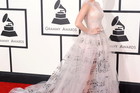 Katy Perry w transparentnej sukni z muzycznym motywem