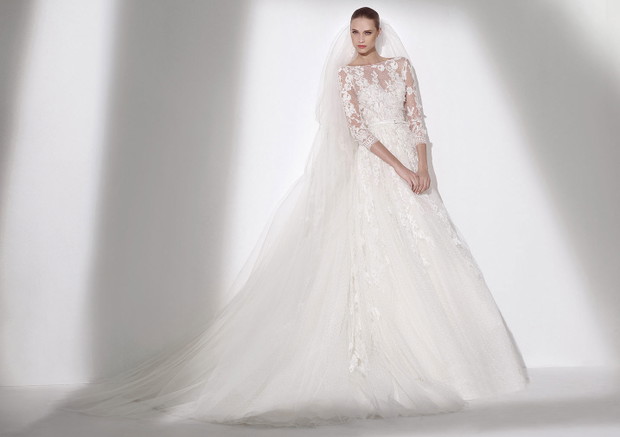 suknia ślubna Elie Saab z haftem z rękawami
