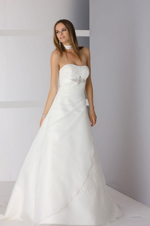 Suknie ślubne Affinity Bridal - jesień 2011
