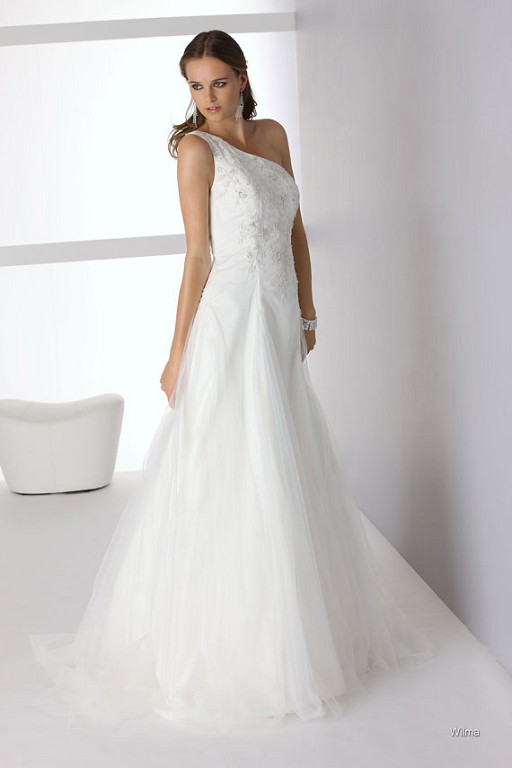 Suknie ślubne Affinity Bridal - jesień 2011