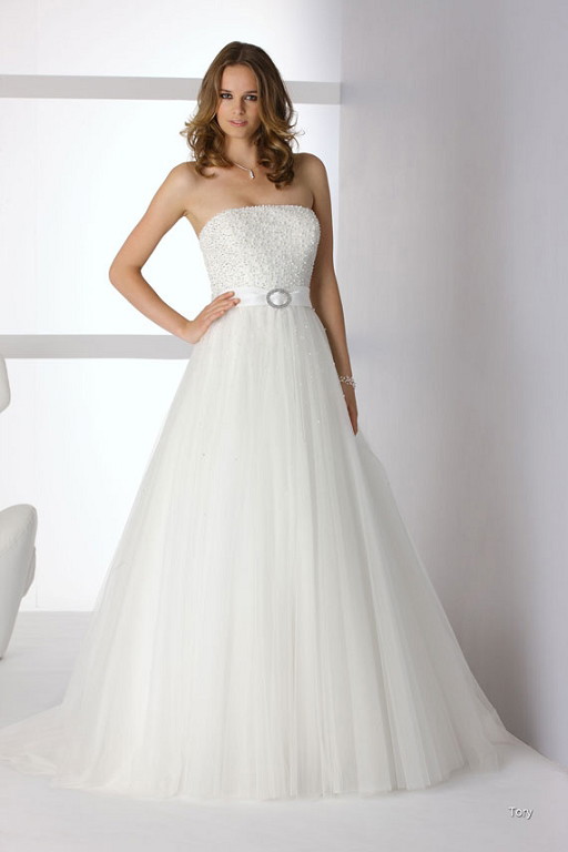 Suknie ślubne Affinity Bridal - jesień 2011