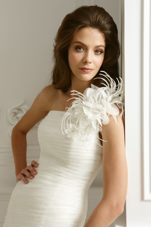 Suknie ślubne na ramiączkach - Jasmine Collection 2012