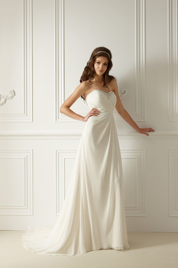 Suknie ślubne z gorsetową górą - Jasmine Collection 2012