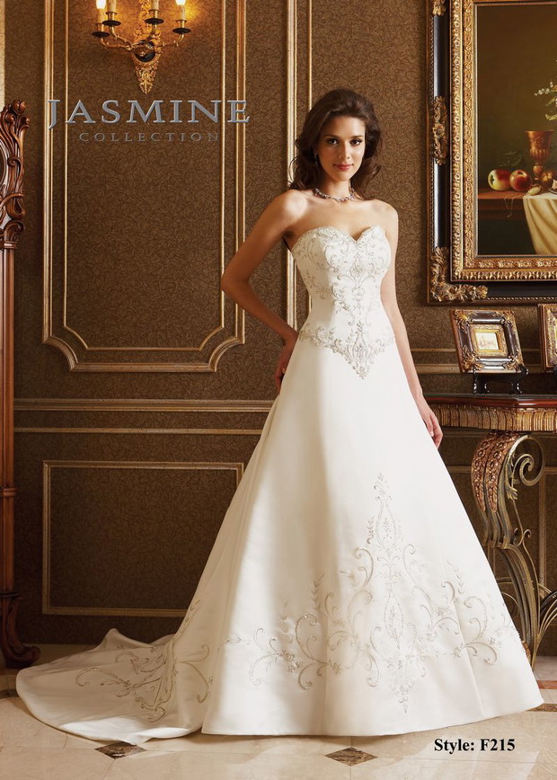 Suknie ślubne z gorsetową górą - Jasmine Collection 2012