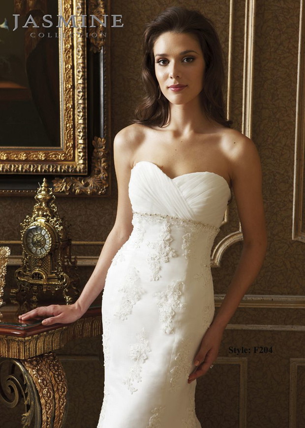 Suknie ślubne z gorsetową górą - Jasmine Collection 2012