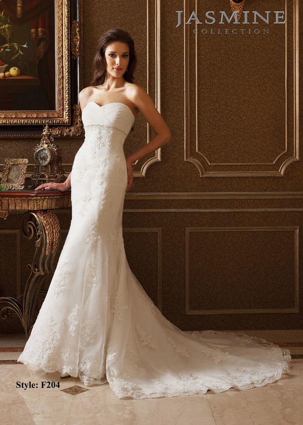 Suknie ślubne z gorsetową górą - Jasmine Collection 2012