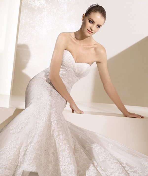 Spektakularne kreacje z kolekcji sukien ślubnych La Sposa 2012