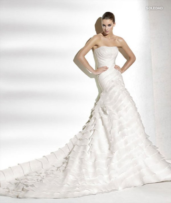 Spektakularne kreacje z kolekcji sukien ślubnych La Sposa 2012