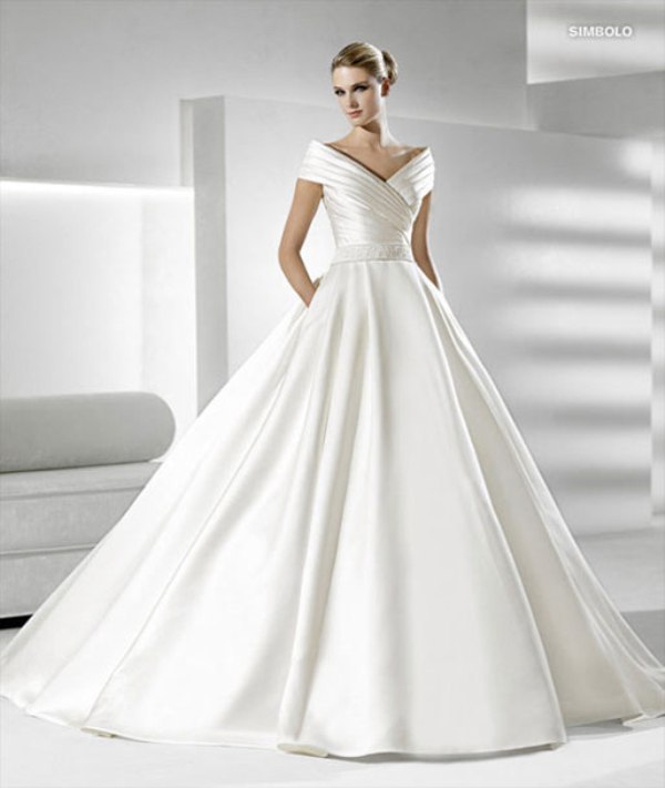 Spektakularne kreacje z kolekcji sukien ślubnych La Sposa 2012