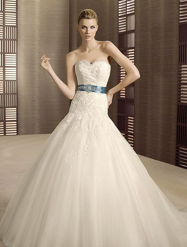 Materialy prasowe White One