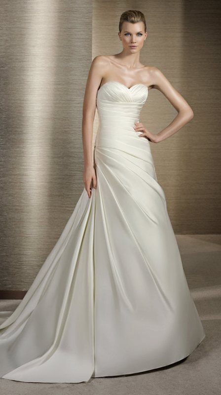 Kolekcja zmysłowych sukien ślubnych White One 2012