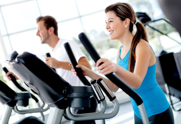 Najlepszy sprzęt fitness do ćwiczeń mięśni i spalania tłuszczu