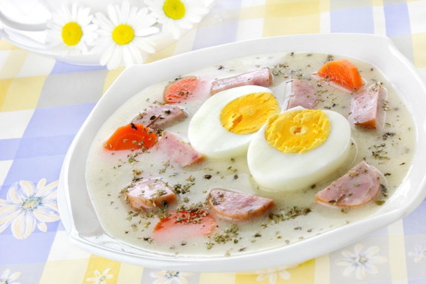 Jak zaserwować wielkanocny żurek?