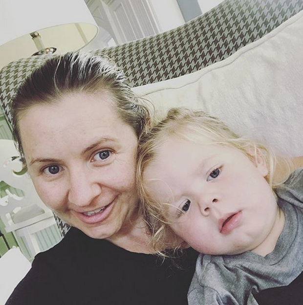 Beverley Mitchell z dziećmi