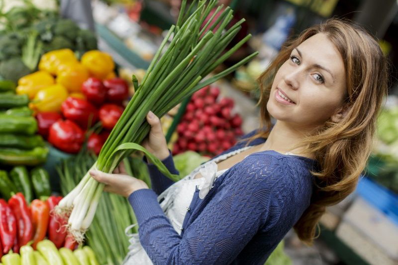 Dieta przyszłej mamy - co warto jeść, a czego unikać w ciąży?
