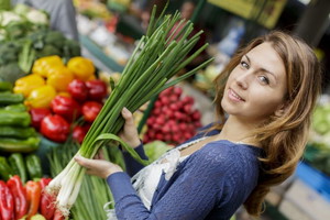 Dieta przyszłej mamy - co warto jeść, a czego unikać w ciąży?