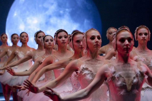 Czarny łabędź (reż. Darren Aronofsky) - zdjęcie
