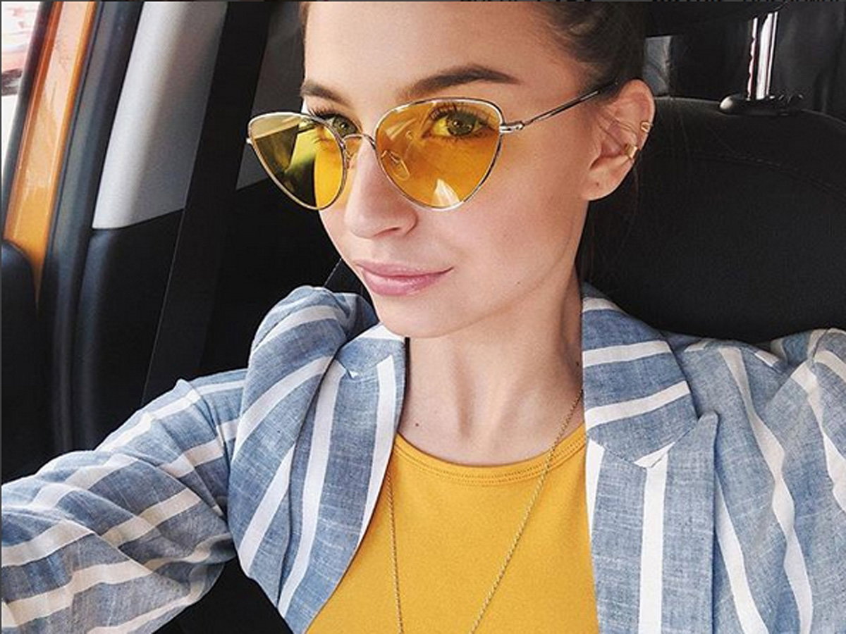 Julia Wieniawa w marynarce z Mango