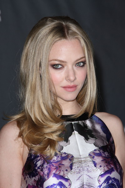 Amanda Seyfried - Wieczorowe fryzury